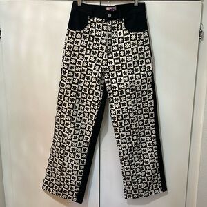 Lisa Says Gah Black and White Daisy Check Jeans- size 28